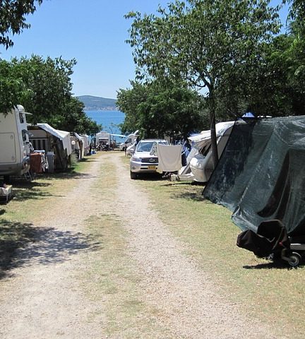 Découverte des meilleurs campings 4 étoiles en Drôme pour des vacances de rêve